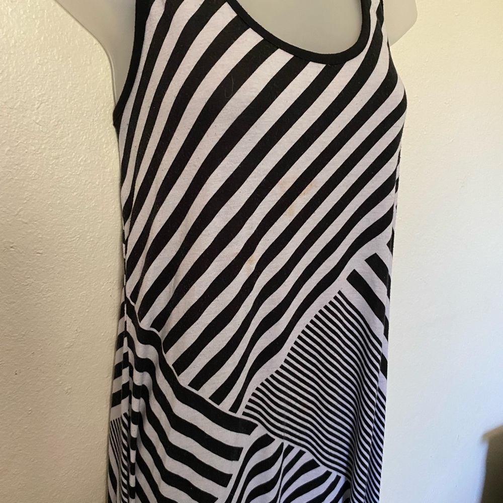 Black/white multi-directional striped dress, sleeveless. Faded glory. Lg 12-14.